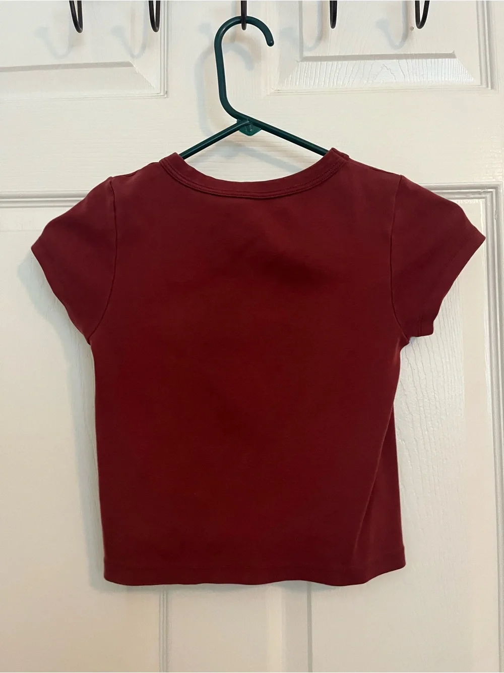 Brandy Melville Burgundy Short Sleeve Crop Tee - Picture 2 of 2